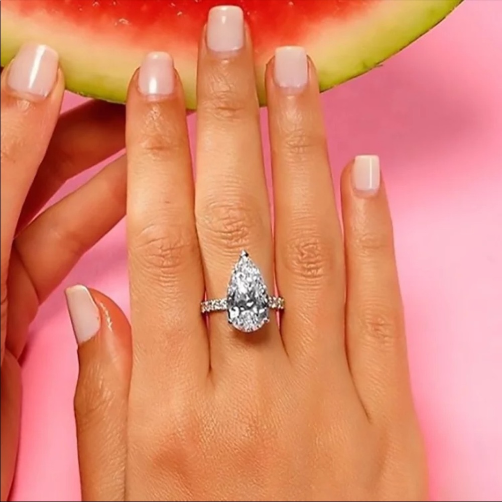 New Luxury silver 925 Pear Shape Diamond Ring - Picture 2 of 4